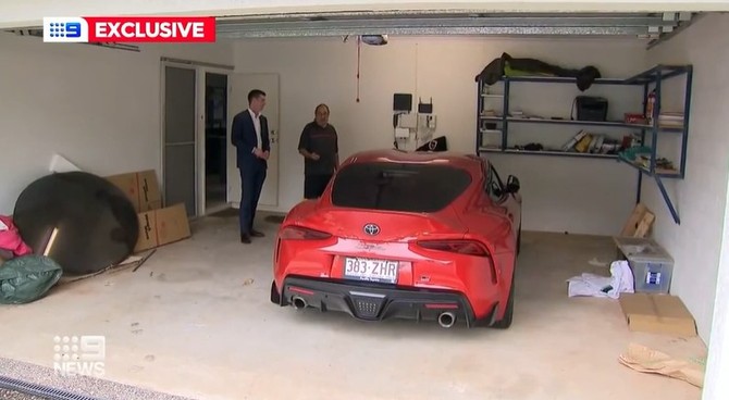 Sebi je prvo kupio sportski automobil Toyota Supra