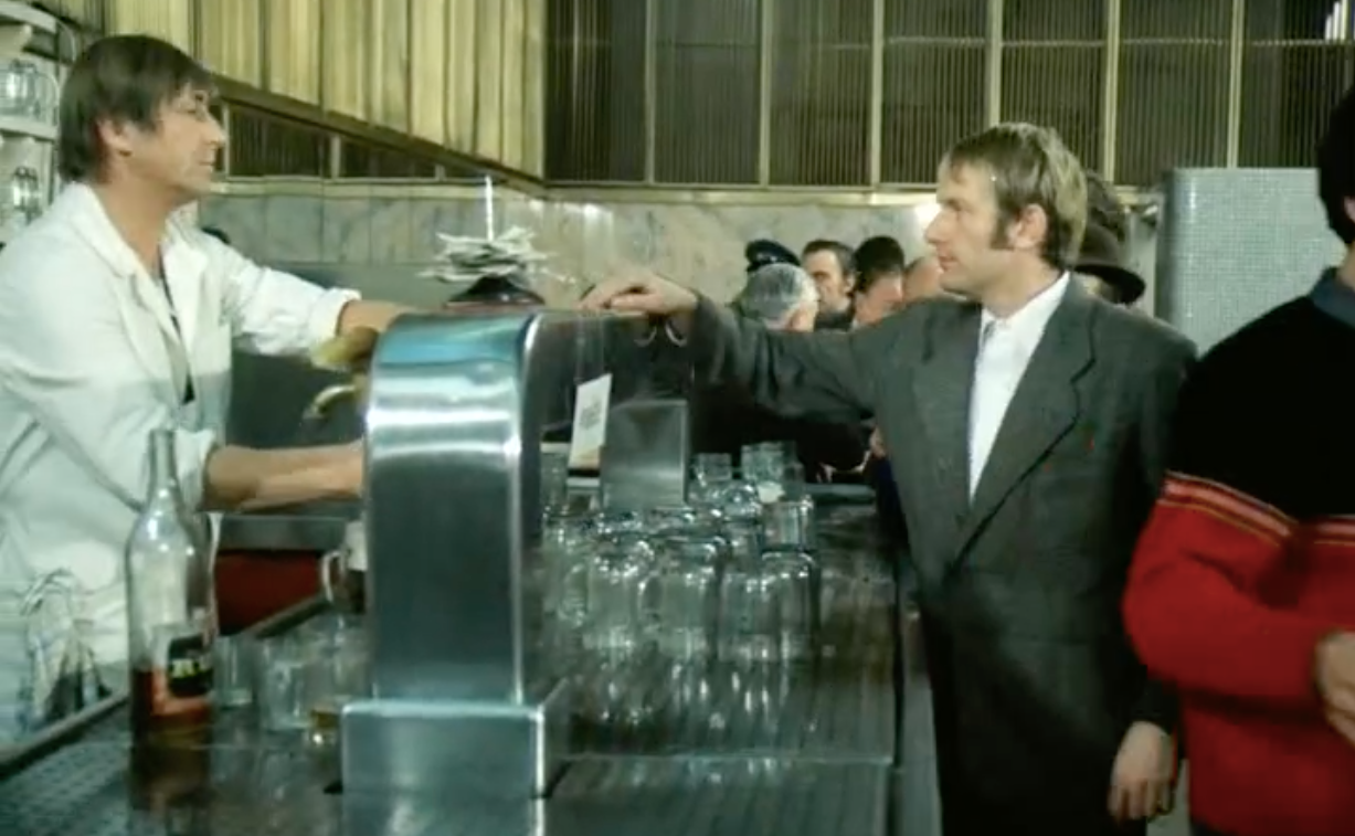 Luděk Sobota a Karel Novák vo filme Jáchyme, hoď ho do stroje!