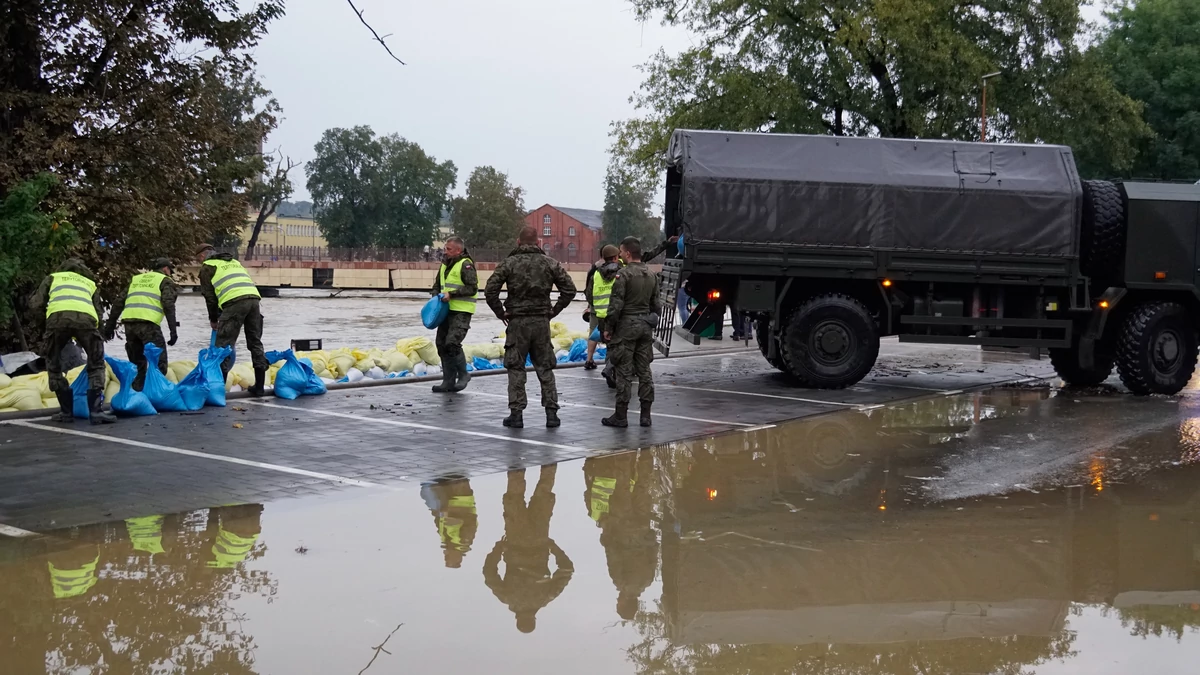  Alarm w Nysie. Ewakuacja mieszkańców, walka o wały