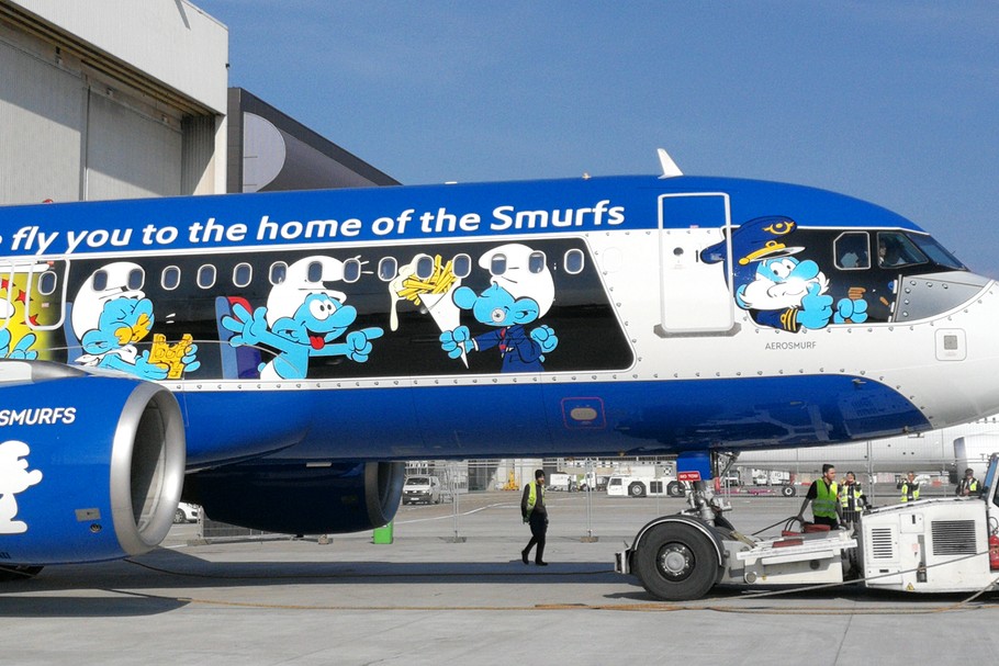 Aerosmurfy to samolot linii Brussels Airlines