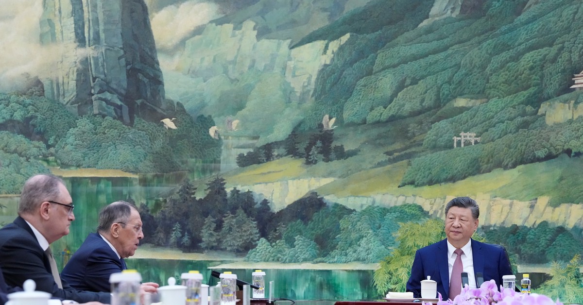 Rosja chce "bezwarunkowo" uzupełnić niedobory surowców w Chinach. Jest deklaracja Ławrowa