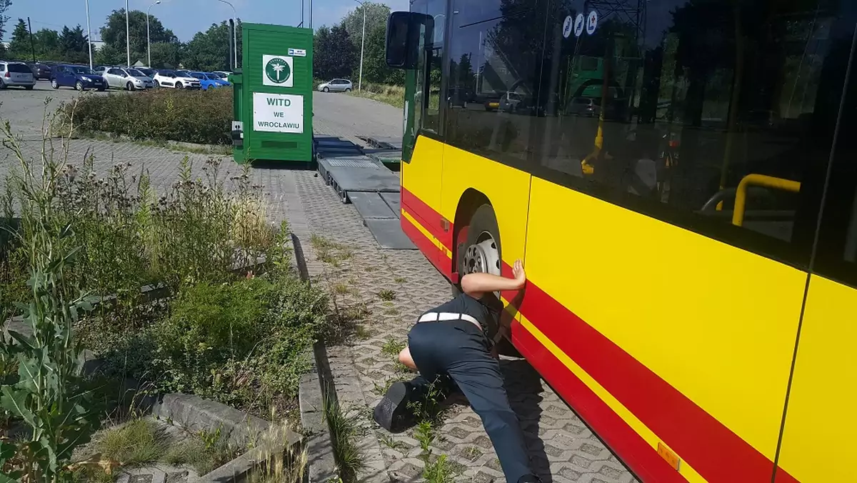 Kontrola autobusów miejskich we Wrocławiu