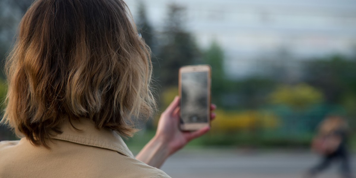 Instagram chce, "aby twoi znajomi skupili się na zdjęciach i filmach, które udostępniasz, a nie na tym, ile mają polubień". Firma poszerza liczbę państw, w których testuje ukrywanie licznika polubień. 