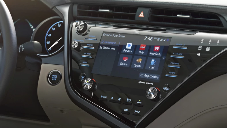 Toyota Entune 3.0 z systemem aktualizacji online pojawi się w nowym modelu Camry. Sprzedaż od lata 2017 w USA