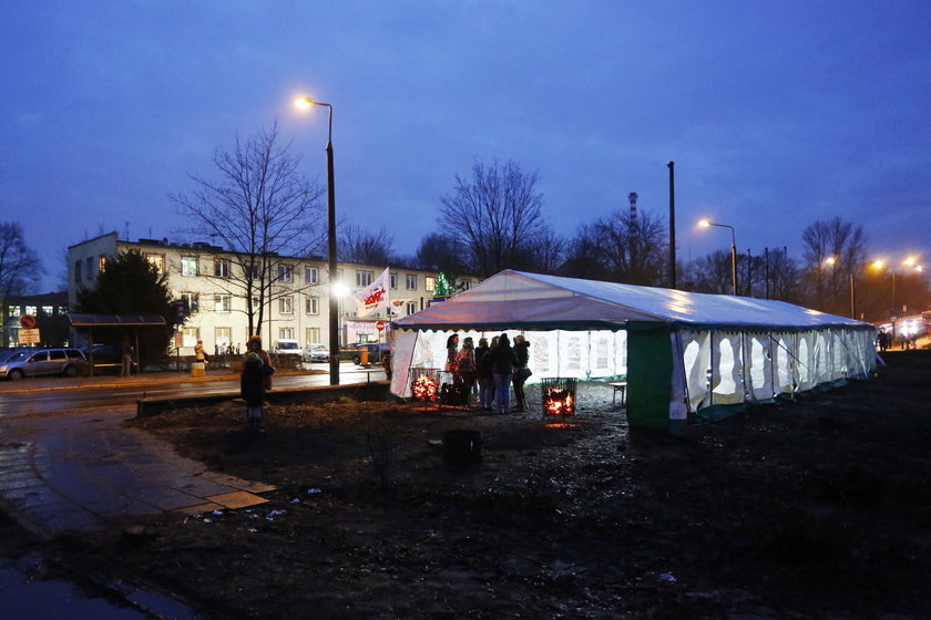 Miasteczko namiotowe przed KWK Bobrek-Centrum