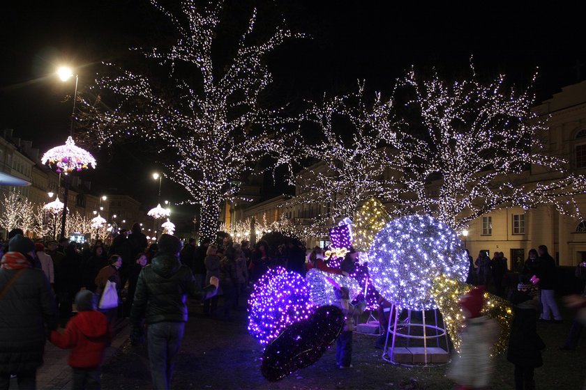 Świąteczna iluminacja rozbłyśnie w Warszawie 6 grudnia