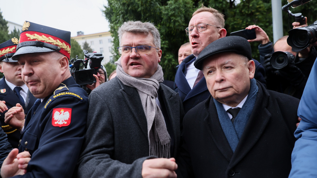 Polityk PiS powraca do wydarzeń sprzed Sejmu. "Stojąc tam, było mi wstyd"