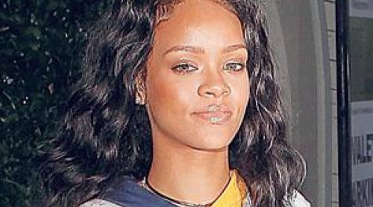 Rihanna megbocsátott apjának