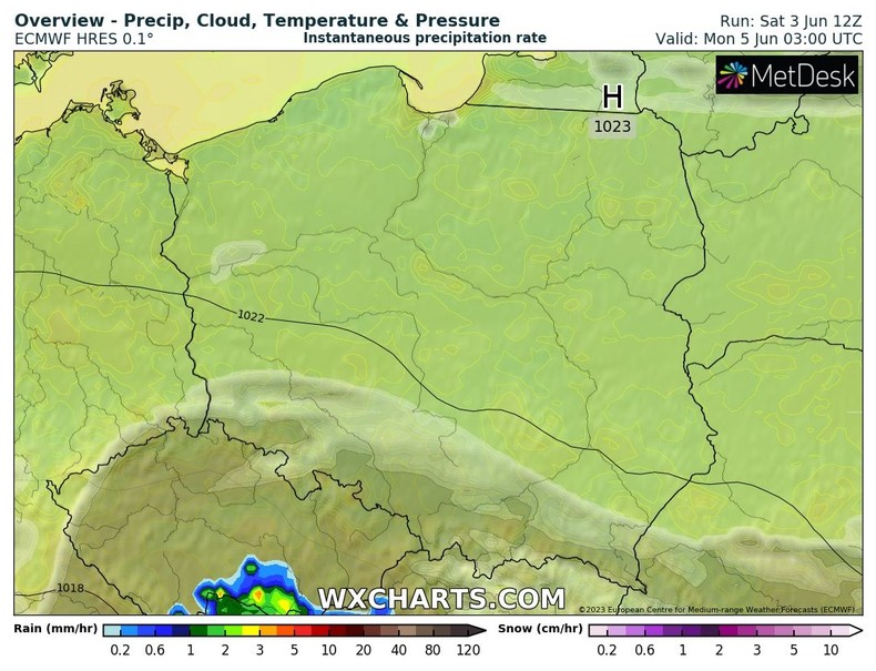 W nocy niebo w wielu miejscach stanie się zupełnie bezchmurne