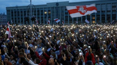 Przeciwnicy i zwolennicy Łukaszenki demonstrowali w Mińsku. Są zatrzymania