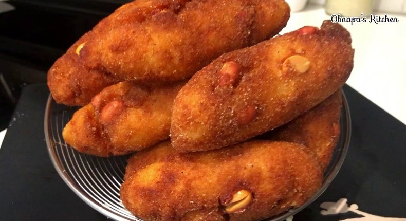 Cornmeal doughnuts (Bamfo bisi or Awiesu)