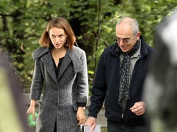 Dlaczego polskie gwiazdy nie lubią takich ubrań? Piękna Natalie Portman w stylu normcore