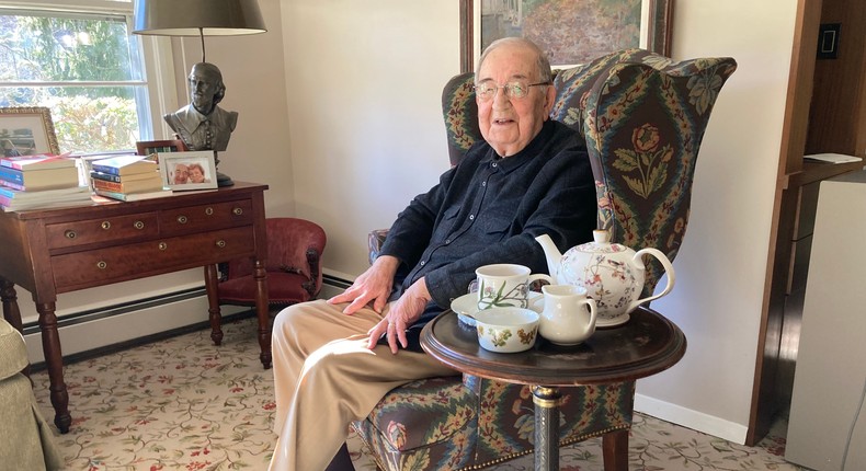 A 101-year-old former CEO shared his longevity advice: Early retirement ...