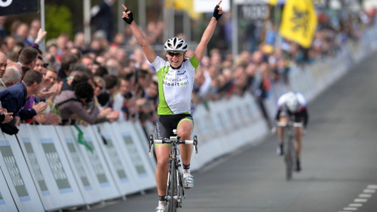 Holenderka Annemiek Van Vleuten zdobyła Puchar Świata w kolarstwie szosowym. O jej sukcesie zdecydowało zwycięstwo w ostatnim, dziewiątym wyścigu cyklu - Grand Prix Ouest-France w bretońskim miasteczku Plouay.