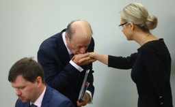 Rostowski o przesłuchaniu: Celem tego teatru jest przykrycie afer PiS