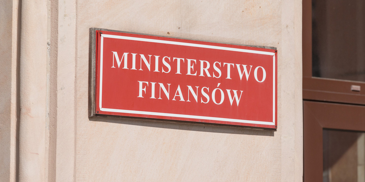 Ministerstwo Finansów przekonuje, że reguła wydatkowa zawiera klauzulę, która pozwala ją wyłączyć w sytuacjach nadzwyczajnych, takich jak walka z pandemią koronawirusa. 