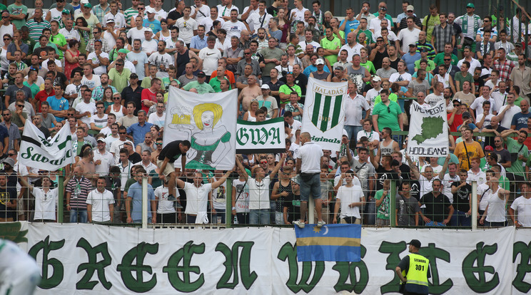 A szombathelyi szurkolók
a stadion átépítése miatt a
hazai meccseket Sopronban nézhetik meg – sokba
kerül az ingázás /Fotó: RAS-archívum