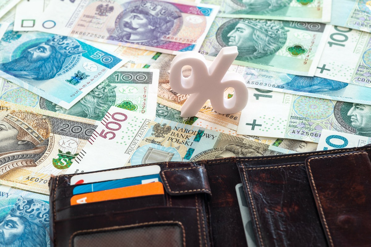 Polacy coraz odważniejsi w finansach. Rekordowe rozliczenia PIT