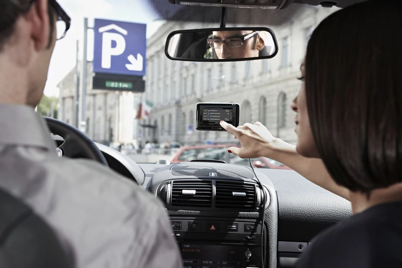 Nawigacja z internetem - Poznaj nowe rozwiązania w samochodowych systemach GPS