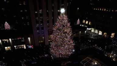 Choinka w Rockefeller Center rozbłysła 50 tys. świateł