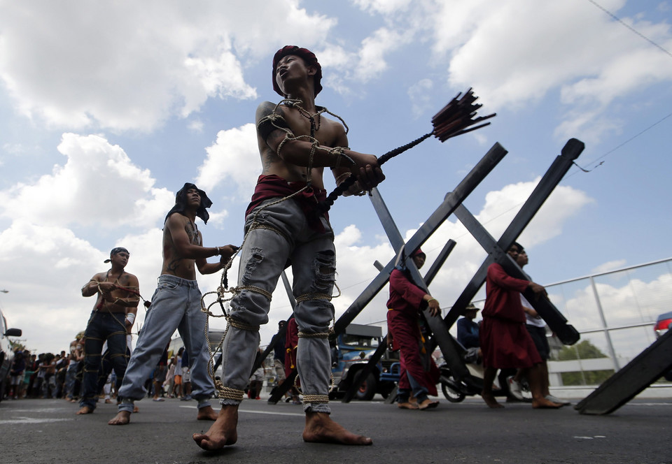 PHILIPPINES HOLY WEEK (Catholic believers rituals)