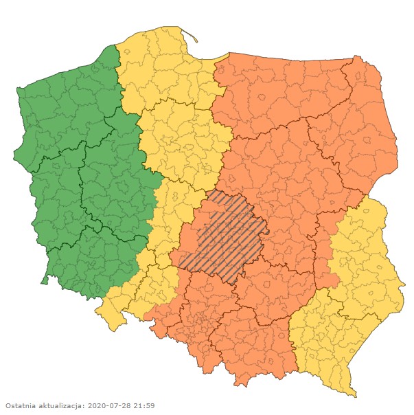 Ostrzeżenia I i II stopnia na najbliższą noc wystosowane przez IMGW na terenie ponad połowy Polski