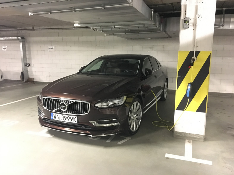 Volvo S90 T8 Inscription – Hybryda nie do oszczędzania