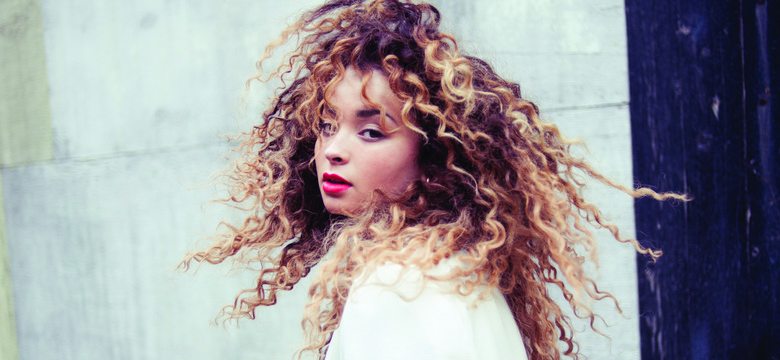 Ella Eyre: moja muzyka ma przynosić ludziom ukojenie