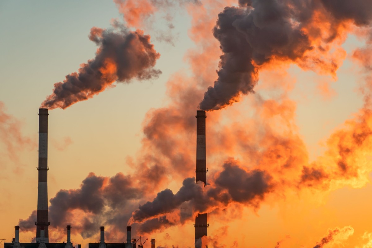 Kominy, emisja gazów cieplarnianych, dym, emisja co2