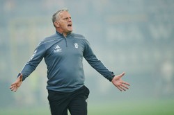 Kazimierz Moskal nie jest już trenerem piłkarzy ŁKS Łódź