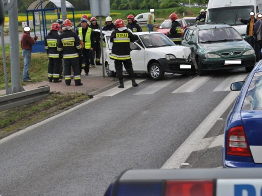 Zderzyły się trzy auta. Jedna osoba została ranna