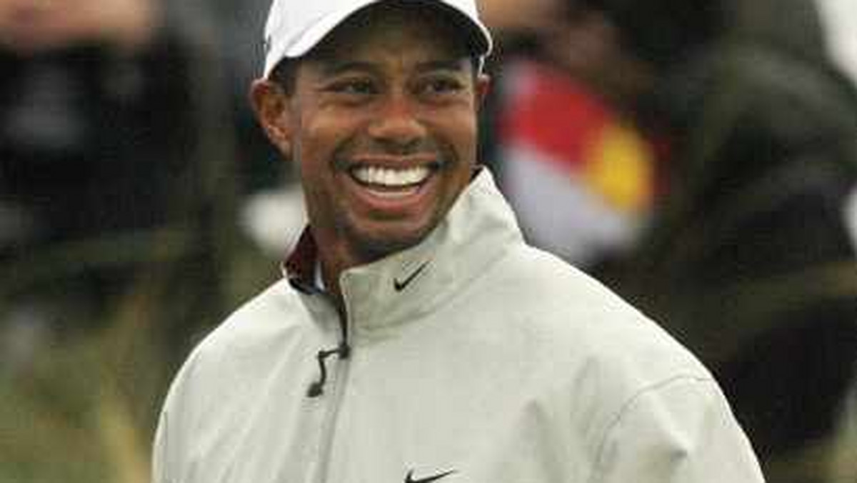 Były najlepszy golfista świata, Tiger Woods zostanie ukarany za plucie podczas zawodów Dubai Desert Classic w Zjednoczonych Emiratach Arabskich.