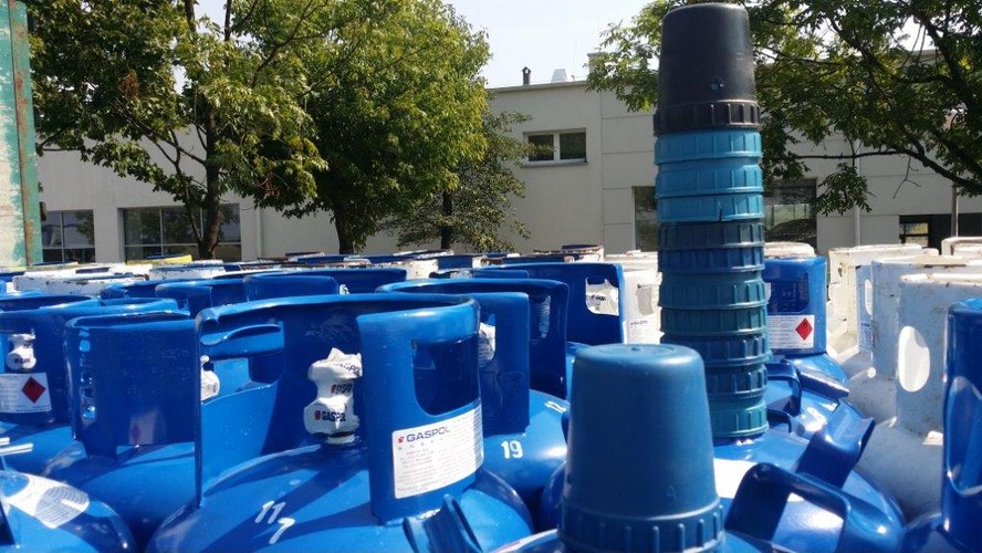 Przewoził butle z gazem w ciężarówce bez hamulców