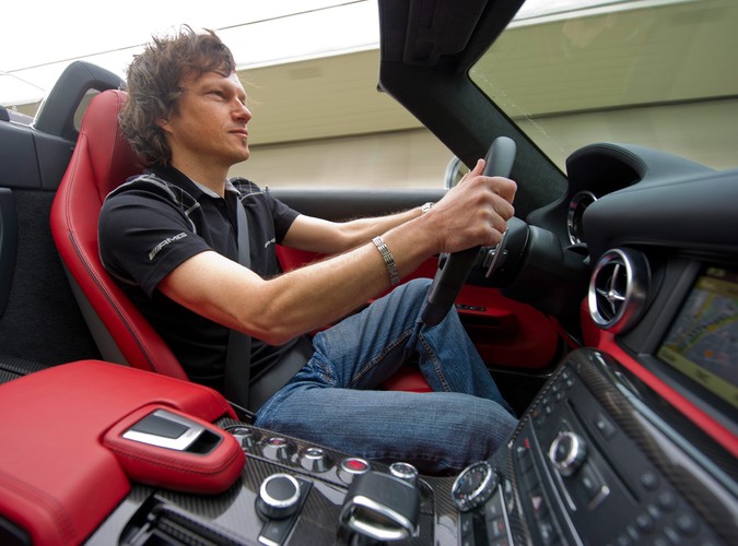 Mercedes ujawnił zdjęcia z testów SLS-a w wersji roadster...