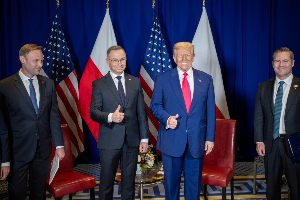 Andrzej Duda rozmawiał z Donaldem Trumpem. Poruszyli kwestię wygranej Karola Nawrockiego