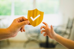 opiekunowie medyczni nie wejdą do szkół. ministerstwo zmienia decyzję