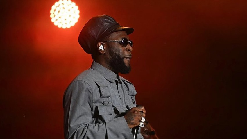 Burna Boj je bio jedan od glavnih izvođača na ovogodišnjem festivalu 'Sunčano brdo' u Prištini | Foto: Getty Images