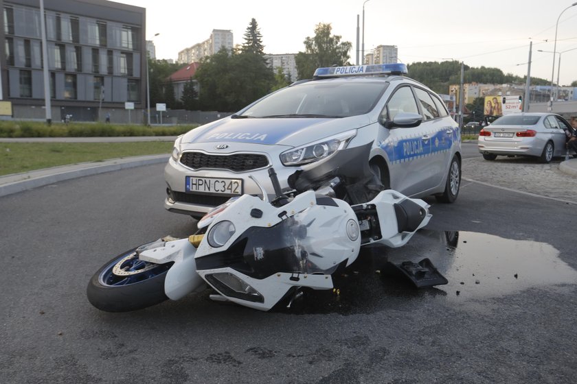 Kolizją zakończył się policyjny pościg za motocyklistą piratem