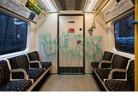 Leszedték a takarítók Banksy új londoni alkotását a metrókocsi belsejéből