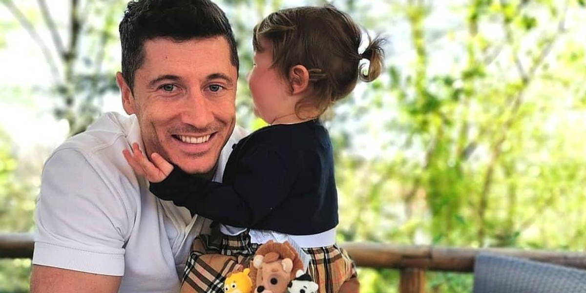 Robert Lewandowski z córką Klarą