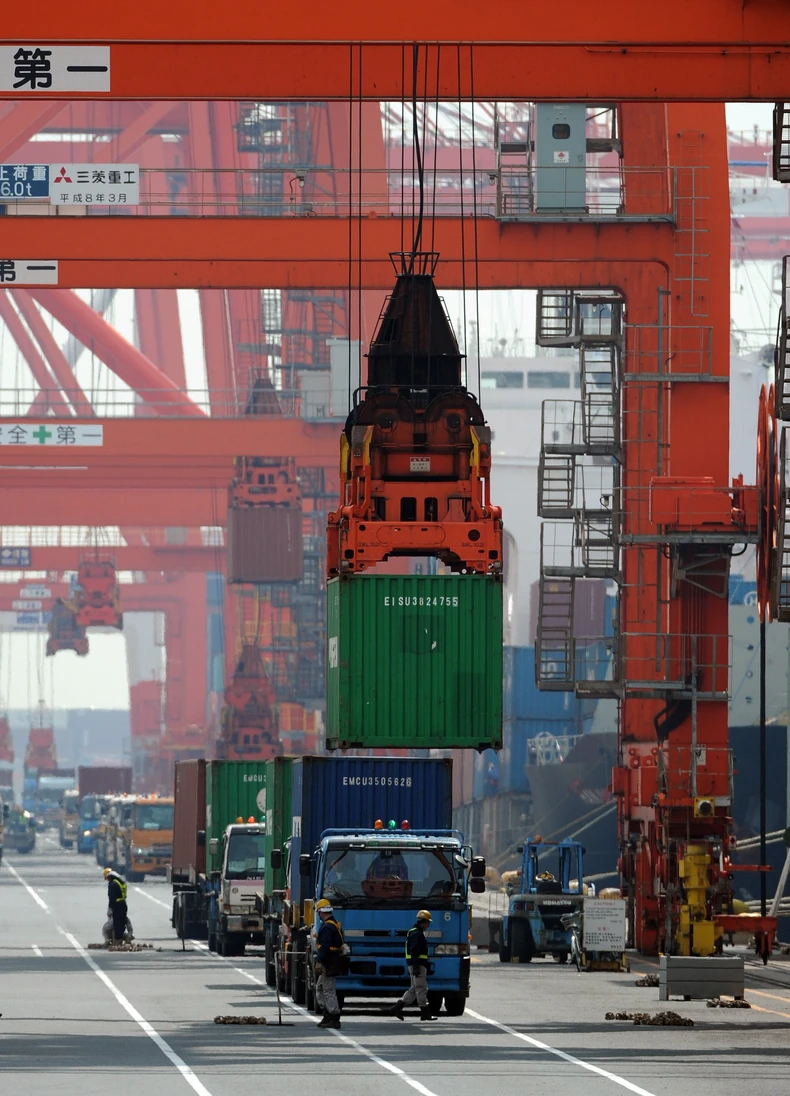 227823_brod-utovar-japan-tokio-afp