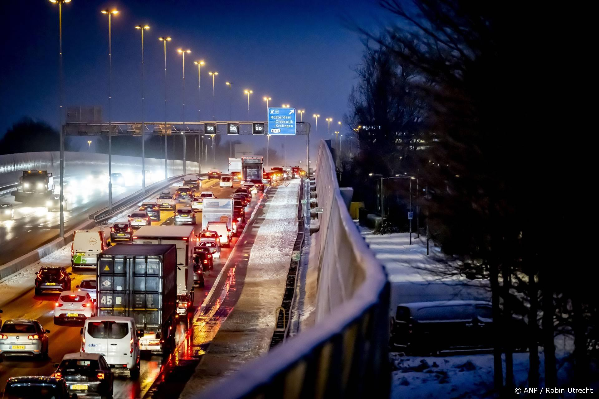 Extreme gladheid: 688 kilometer file en A32 volledig dicht