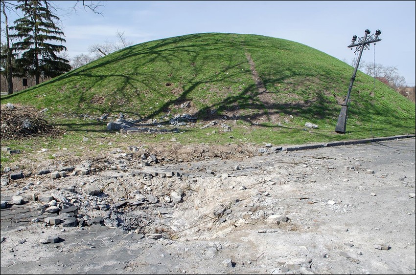 Humak iz 10-11. veka, fotografisano 2022. godine