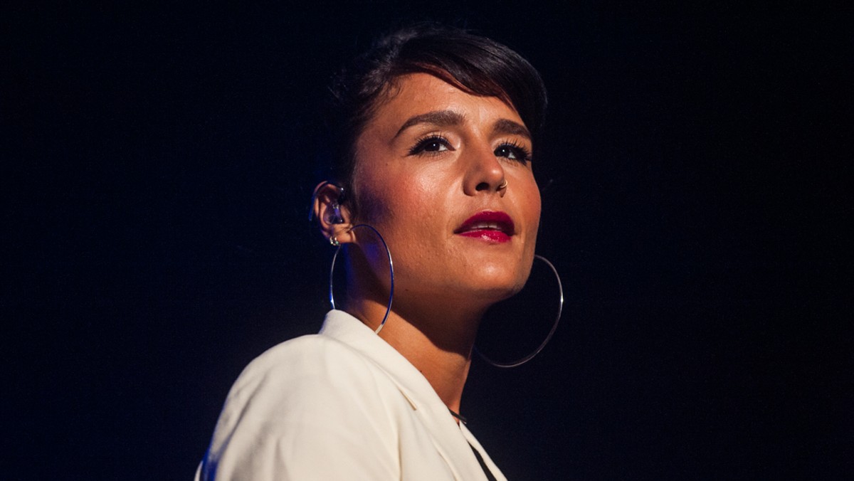 Angielska wokalistka pop Jessie Ware wystąpi 7 lutego w hali warszawskiego Torwaru. Piosenkarka przyjedzie do Polski promować swoją ostatnią płytę - drugą w jej dyskografii - wydaną w 2014 r. "Tough Love".