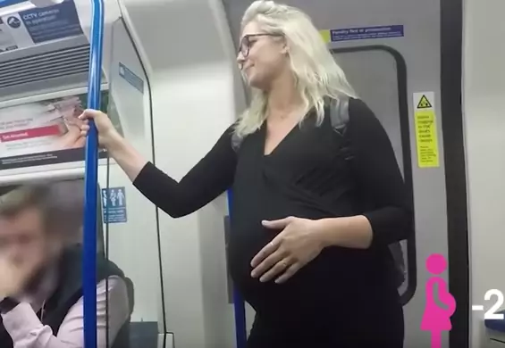 Kobieta przeprowadza test w metrze - ile osób ustąpi miejsca kobiecie w ciąży? [wideo]