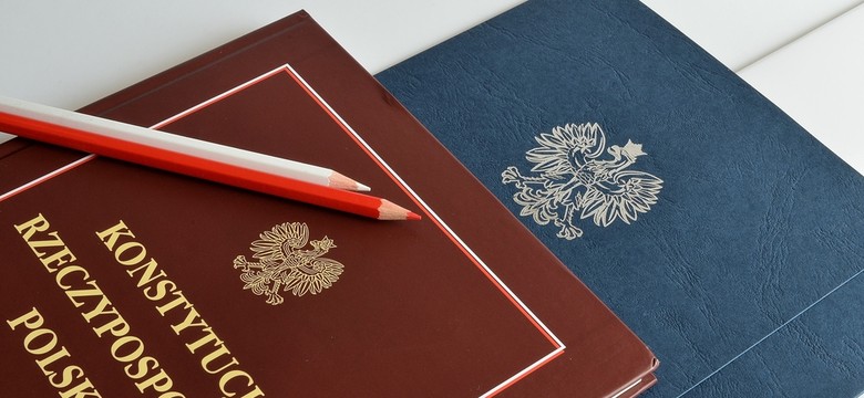 Polacy chcą, by zapis o PPK i IKE znalazł się w konstytucji. "To efekt deficytu zaufania" [SONDAŻ DGP i RMF]