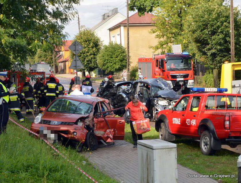 Karambol przy przejeździe kolejowym. Są ranni