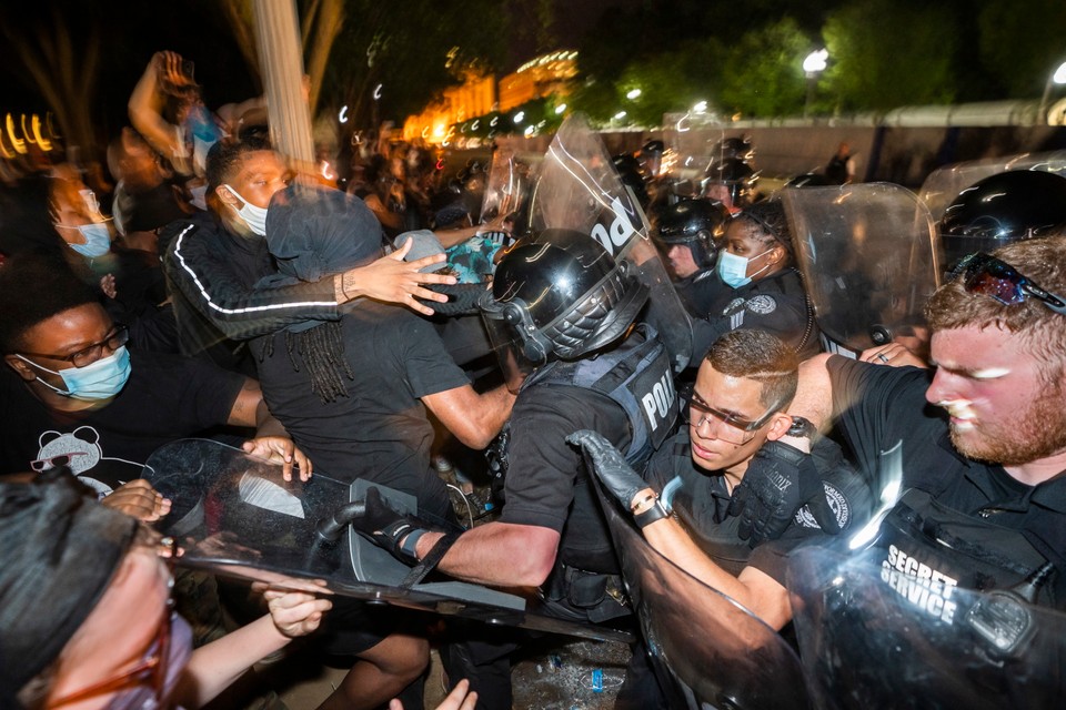 Starcia policji z protestującymi w Waszyngtonie