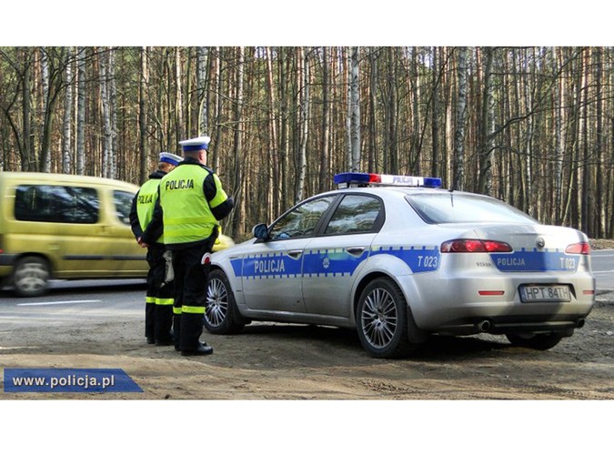 Oto zdjęcia z kontroli drogowej prowadzonej przez warmińsko-mazurskich policjantów