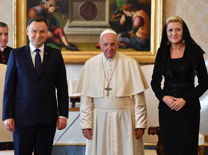 Andrzej Duda, papież Franciszek i Agata Kornhauser-Duda;